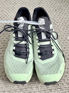 On - Cloudultra Vine / Meadow Running Shoes